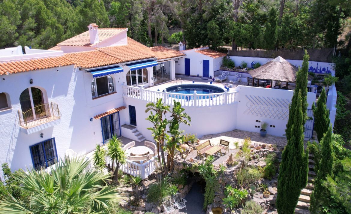 Sierra de Altea villa in Moorish style