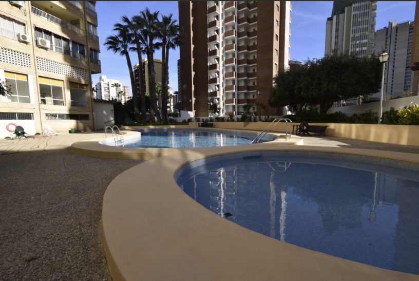 zwembad Appartement Karola Benidorm Levante
